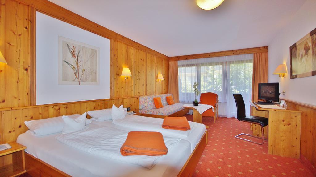 Schwarzenbergs Traube Hotel 4*